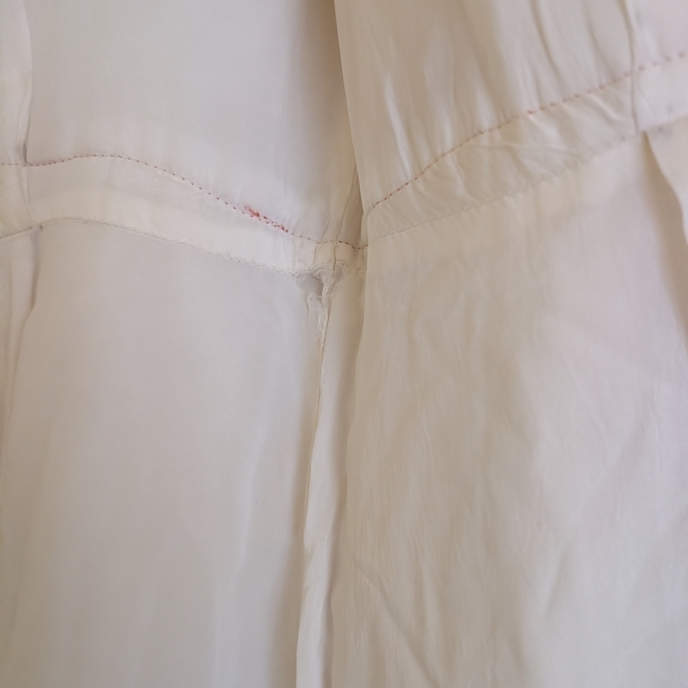 Elegant Cream Quilted Robe - Picture 9 of 10